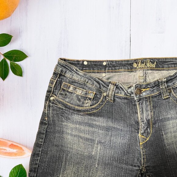 Red Rivet Embellished Pockets Slim Fit Jeans - Picture 4 of 6